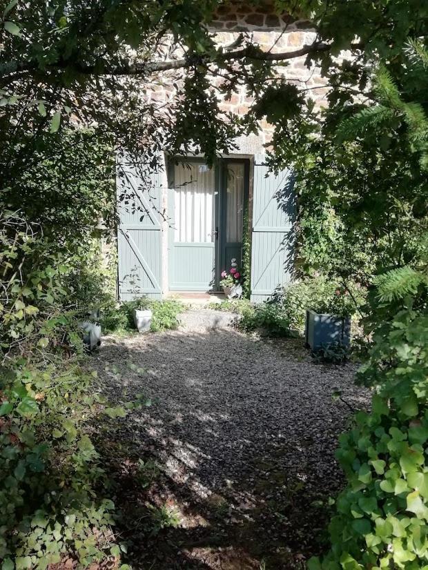Le Domaine Acomodação com café da manhã Les Iffs Exterior foto